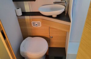 Galéria produktu Adria Coral XL 660 SL EXECUTIVE  - Karavanea 